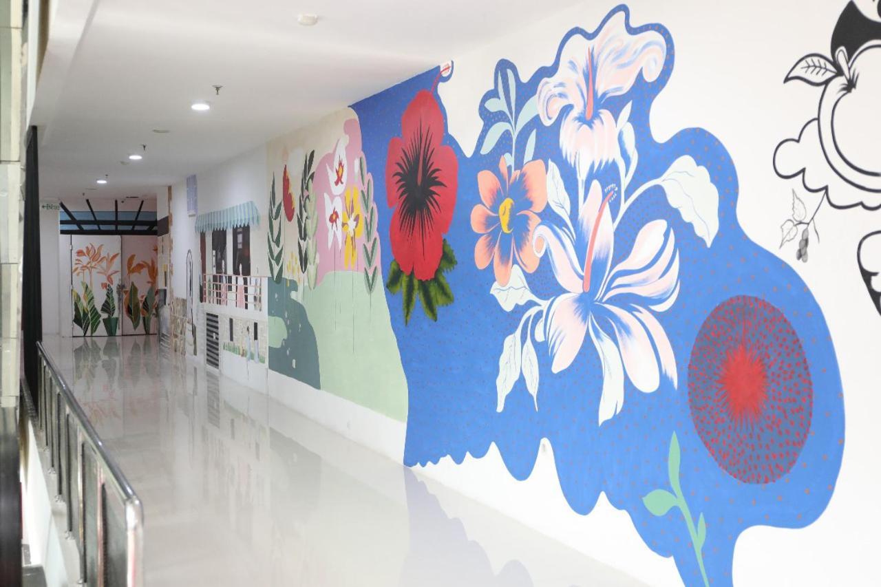 Heavenly Land Family Hotel Palembang Exterior foto