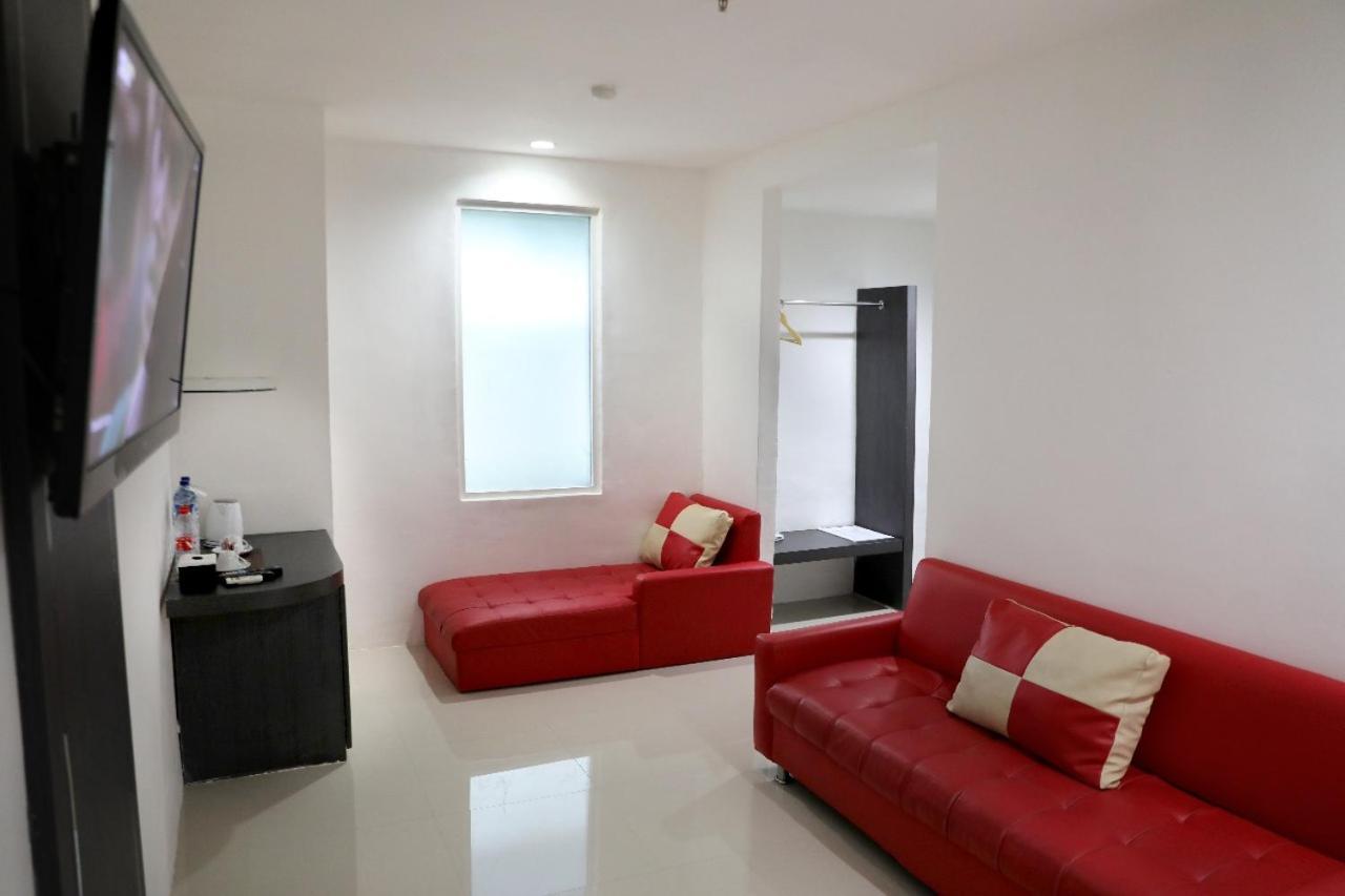 Heavenly Land Family Hotel Palembang Exterior foto